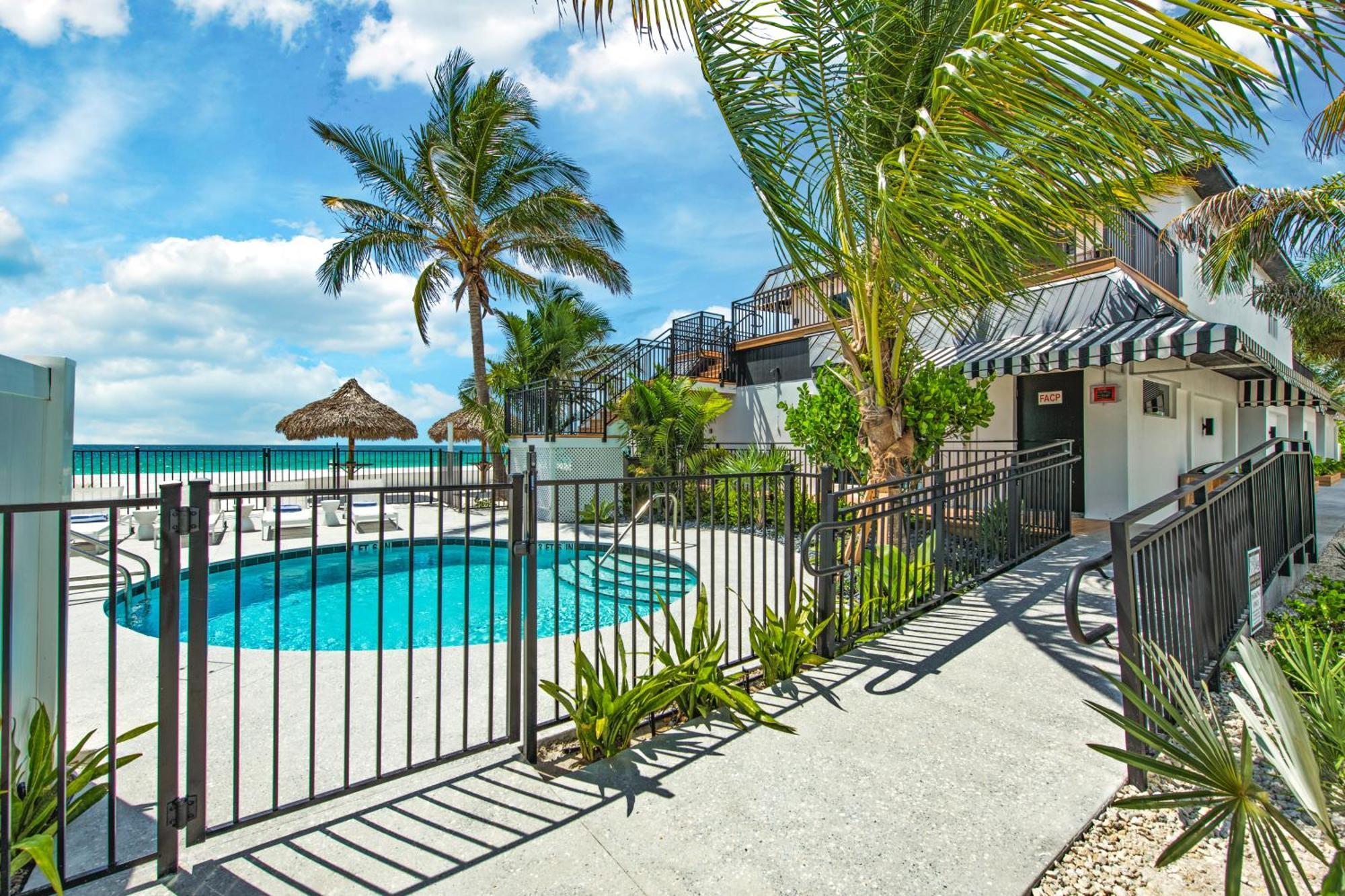 Seabreeze At Anna Maria Island Inn เบรเดนทันบีช ภายนอก รูปภาพ