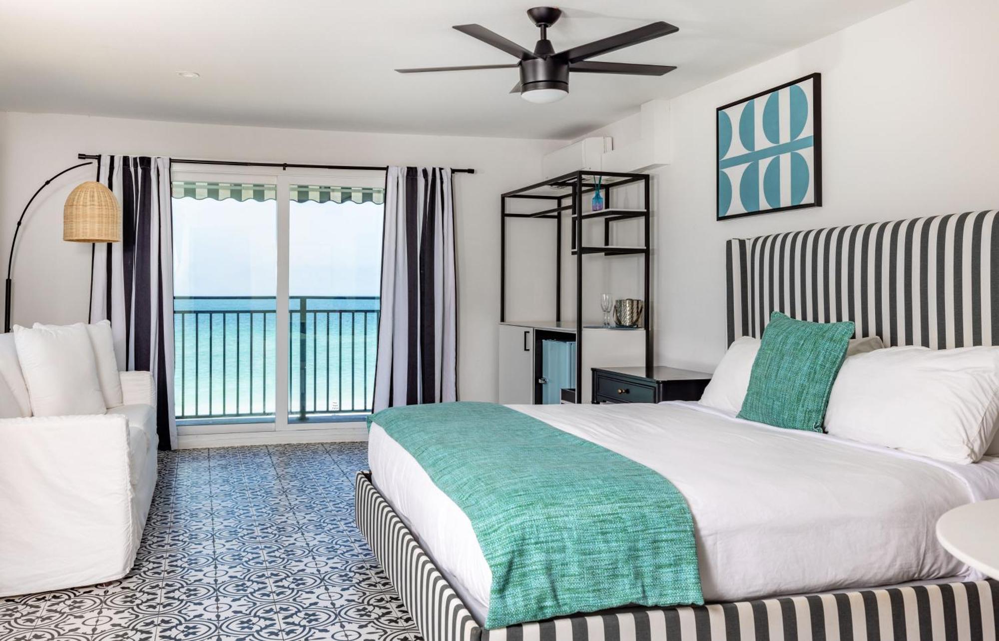 Seabreeze At Anna Maria Island Inn เบรเดนทันบีช ภายนอก รูปภาพ