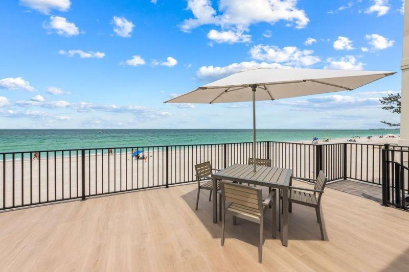 Seabreeze At Anna Maria Island Inn เบรเดนทันบีช ภายนอก รูปภาพ