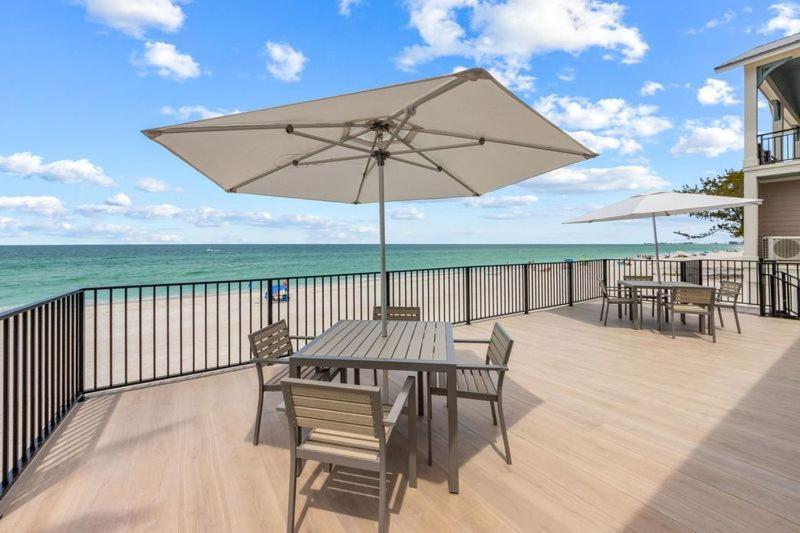 Seabreeze At Anna Maria Island Inn เบรเดนทันบีช ภายนอก รูปภาพ