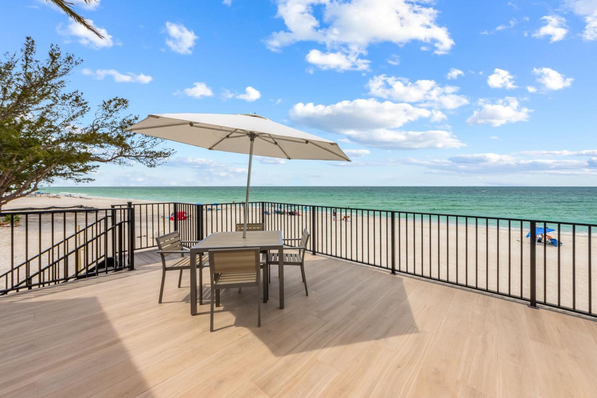 Seabreeze At Anna Maria Island Inn เบรเดนทันบีช ภายนอก รูปภาพ