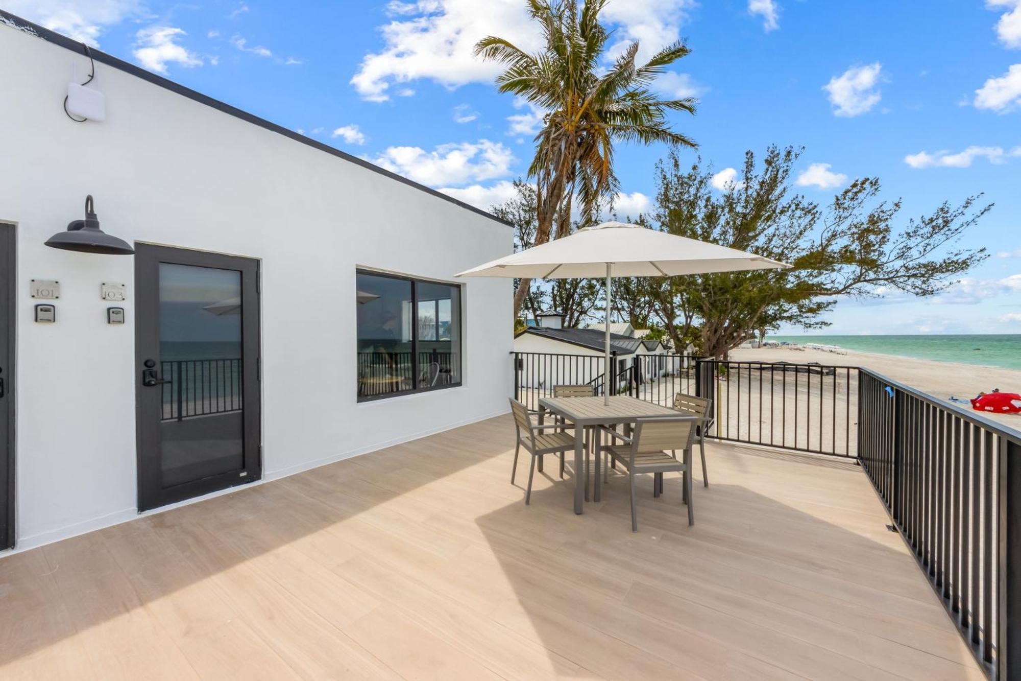 Seabreeze At Anna Maria Island Inn เบรเดนทันบีช ภายนอก รูปภาพ